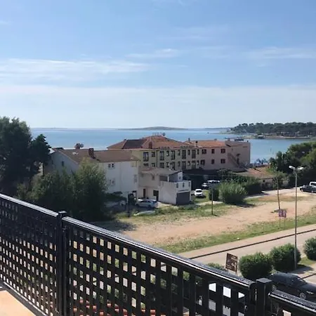 Penthouse Exceptional Sea View Apartment *